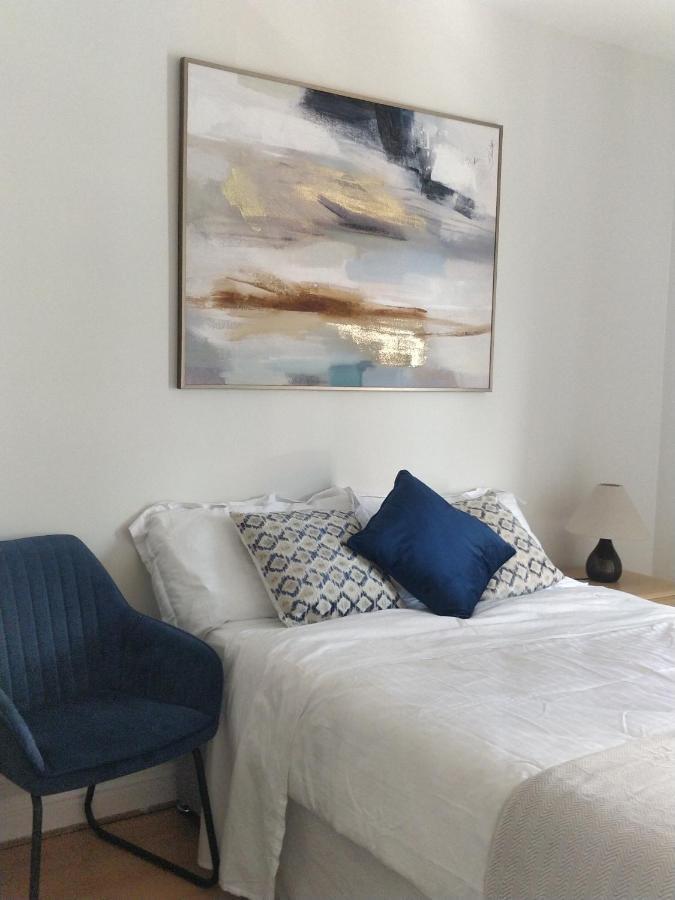 Salthill Village 3 Bed Apartment 戈尔韦 外观 照片