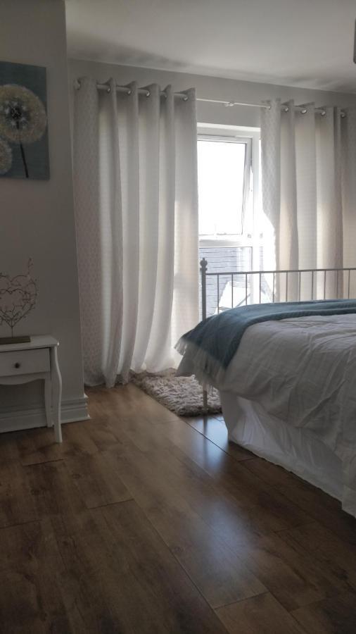 Salthill Village 3 Bed Apartment 戈尔韦 外观 照片